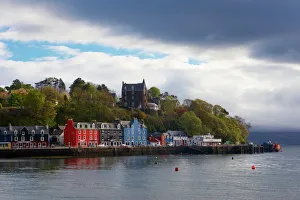 Brightly coloured houses at the fishing port of Tobermory, Isle of Mull Brightly coloured houses at the fishing port of Tobermory, Isle of Mull