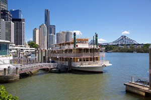 Brisbane River, Story Bridge and City Reach Boardwalk, Brisbane, Queensland, Australia Brisbane River, Story Bridge and City Reach Boardwalk, Brisbane, Queensland, Australia