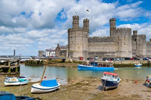 Caernarfon Castle, UNESCO World Heritage Site, Caernarfon, Gwynedd, Wales, United Kingdom, Europe Caernarfon Castle, UNESCO World Heritage Site, Caernarfon, Gwynedd, Wales, United Kingdom, Europe