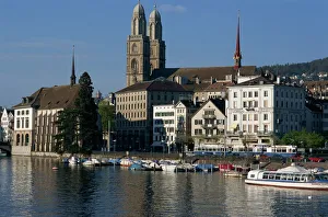 Images Dated 26th January 2000: Cathedral Print along Zurich's Limmat River