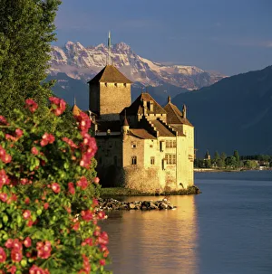 Chateau de Chillon (Chillon Castle) on Lake Geneva, Veytaux, Vaud Canton, Switzerland Chateau de Chillon (Chillon Castle) on Lake Geneva, Veytaux, Vaud Canton, Switzerland