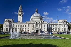 Images Dated 10th October 2013: City Hall, Cardiff Civic Centre, Wales, United Kingdom, Europe