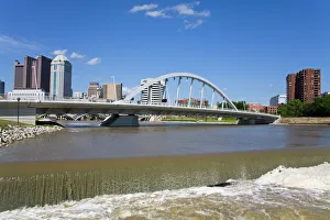 City skyline and Main Street Bridge over the Scioto River, Columbus, Ohio City skyline and Main Street Bridge over the Scioto River, Columbus, Ohio