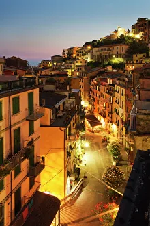 Via Colombo at dusk, Riomaggiore, Cinque Terre, UNESCO World Heritage Site, Liguria, Italy, Mediterranean, Europe Via Colombo at dusk, Riomaggiore, Cinque Terre, UNESCO World Heritage Site, Liguria, Italy, Mediterranean, Europe
