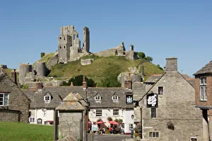 Corfe village and castle, Dorset, England, United Kingdom, Europe Corfe village and castle, Dorset, England, United Kingdom, Europe