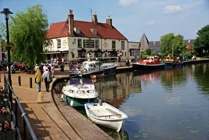 Cutter Inn, River Ouse, Ely, Cambridgeshire, England, United Kingdom, Europe Cutter Inn, River Ouse, Ely, Cambridgeshire, England, United Kingdom, Europe