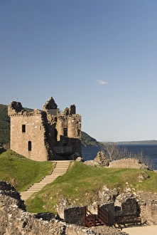 Highland Travel Destinations Prints: DMaca403