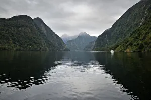 Doubtful Sound, Fiordland National Park, UNESCO World Heritage Site, South Island, New Zealand, Pacific Doubtful Sound, Fiordland National Park, UNESCO World Heritage Site, South Island, New Zealand, Pacific