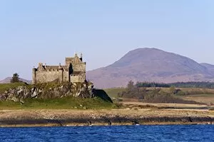 Images Dated 8th May 2010: Duart Castle, Isle of Mull, Inner Hebrides, Scotland, United Kingdom, Europe