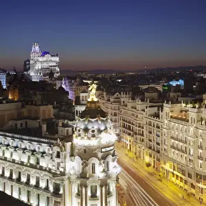 Framed Print : Edificio Metropolis Print, Madrid, Spain Framed Print : Edificio Metropolis Print, Madrid, Spain
