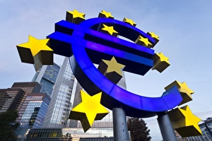 European Central Bank and Euro Symbol, Willy Brandt Platz, Frankfurt-am-Main, Hessen European Central Bank and Euro Symbol, Willy Brandt Platz, Frankfurt-am-Main, Hessen