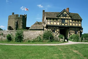 Gatehouse and south tower, Stokesay Castle, Shropshire, England, United Kingdom, Europe Gatehouse and south tower, Stokesay Castle, Shropshire, England, United Kingdom, Europe