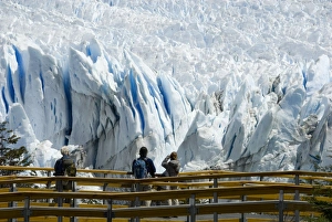 Glaciar Perito Moreno (Perito Moreno Glacier), Lago Argentino, Los Glaciares National Park, UNESCO World Heritage Site Glaciar Perito Moreno (Perito Moreno Glacier), Lago Argentino, Los Glaciares National Park, UNESCO World Heritage Site
