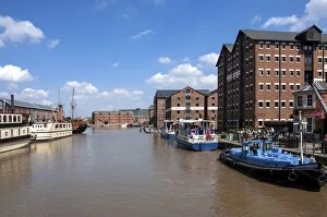 Images Dated 8th August 2015: Gloucester Historic Docks, tourist vessels and former warehouses, Gloucester, Gloucestershire