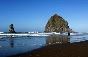 Haystack Rock, Cannon Beach, Oregon, United States of America, North America Haystack Rock, Cannon Beach, Oregon, United States of America, North America