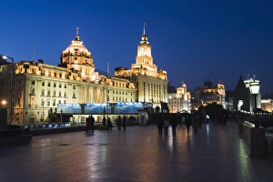 Historical colonial style buildings illuminated on The Bund, Shanghai, China, Asia Historical colonial style buildings illuminated on The Bund, Shanghai, China, Asia