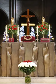Holy relics on the main altar, Notre Dame Cathedral, Paris, France, Europe Holy relics on the main altar, Notre Dame Cathedral, Paris, France, Europe