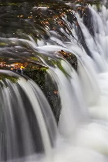 Images Dated 30th October 2014: Horseshoe Falls, near Pontneddfechan, Brecon Beacons National Park, Powys, Wales, United Kingdom