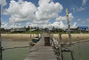 Jetty to Balawai Village on the banks of the Rejang River, Sarakei district Jetty to Balawai Village on the banks of the Rejang River, Sarakei district