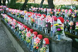Jizo Buddha statues at Zozoji (Zozo ji) temple, Tokyo, Japan, Asia Jizo Buddha statues at Zozoji (Zozo ji) temple, Tokyo, Japan, Asia