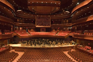 The Kimmel Center for the Performing Arts Academy of Music, architect Rafael Vinoly The Kimmel Center for the Performing Arts Academy of Music, architect Rafael Vinoly