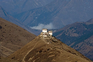 Lingzhi Dzong, a spectacular site on the Laya-Gasa trek, Thimpu District, Bhutan, Asia Lingzhi Dzong, a spectacular site on the Laya-Gasa trek, Thimpu District, Bhutan, Asia