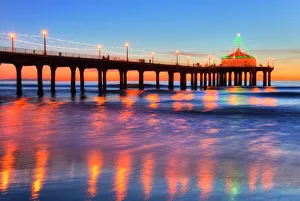 Manhattan Beach Pier at sunset, completed 1920, Roundhouse Marine Studies Lab and Aquarium Manhattan Beach Pier at sunset, completed 1920, Roundhouse Marine Studies Lab and Aquarium