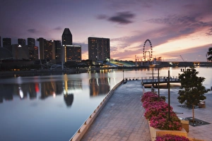 Marina Promenade at sunrise with Singapore Flyer, Singapore, Southeast Asia, Asia Marina Promenade at sunrise with Singapore Flyer, Singapore, Southeast Asia, Asia