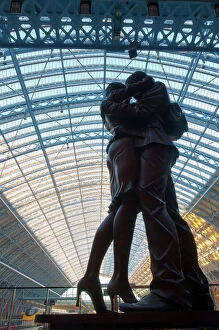 Station Collection: The Meeting Place, bronze sculpture by Paul Day, St. Pancras Station, London