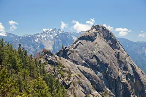 Moro Rock and the high mountains of the Sierra Nevada, Sequoia National Park Moro Rock and the high mountains of the Sierra Nevada, Sequoia National Park