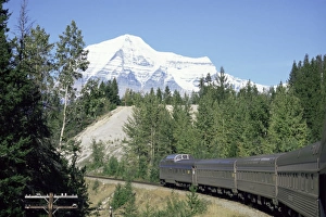 Mount Robson, highest peak in Canadian Rockies, 3964m, seen from Canadian Mount Robson, highest peak in Canadian Rockies, 3964m, seen from Canadian