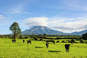 Mount Taranaki, North Island, New Zealand, Pacific Mount Taranaki, North Island, New Zealand, Pacific