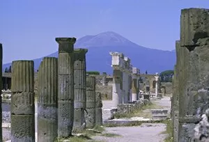 Archeology Collection: Mount Vesuvius seen from the ruins of Pompeii