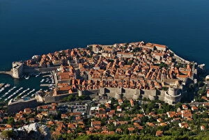 Croatia Collection: Overlooking the old town of Dubrovnik, UNESCO World Heritage Site, Croatia, Europe
