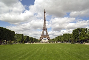 Eiffel Tower Photography Prints: Parc du Champ de Mars, Eiffel Tower, Paris, France, Europe