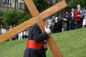 Paris Archbishop carrying a cross on Good Friday, Paris, France, Europe Paris Archbishop carrying a cross on Good Friday, Paris, France, Europe