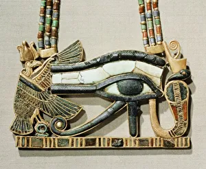Pectoral of the sacred eye flanked by the serpent goddess of the North Pectoral of the sacred eye flanked by the serpent goddess of the North