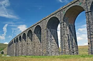 Images Dated 3rd January 2000: Ribblehead railway viaduct, on the Carlisle to Settle and Leeds cross-Pennine route