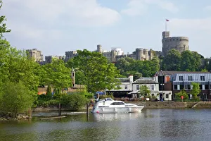 Prints of River Thames and Windsor Castle, Windsor, Berkshire, England, United Kingdom, Europe River Prints: River Thames Print: Windsor Castle, Berkshire, England