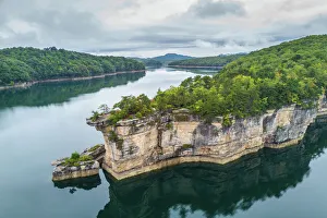 Rocky Point on Summersville Lake, West Virginia, United States of America, North America Rocky Point on Summersville Lake, West Virginia, United States of America, North America
