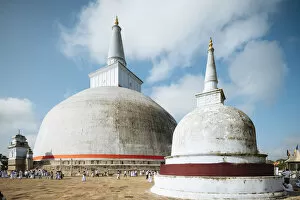 Images Dated 27th December 2018: Ruwanweli Saya Dagoba (Golden Sand Stupa), Anuradhapura, UNESCO World Heritage Site