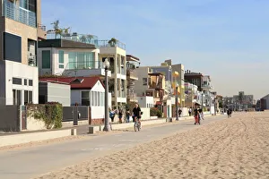 Santa Monica, Beach Houses, Promenade, Los Angeles, California, United States of America Santa Monica, Beach Houses, Promenade, Los Angeles, California, United States of America