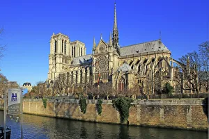 Seine River with Notre Dame Cathedral, UNESCO World Heritage Site, Paris, Ile de France Seine River with Notre Dame Cathedral, UNESCO World Heritage Site, Paris, Ile de France