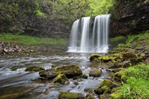 Sgwd yr Eira waterfall, Ystradfellte, Brecon Beacons National Park, Powys, Wales Sgwd yr Eira waterfall, Ystradfellte, Brecon Beacons National Park, Powys, Wales