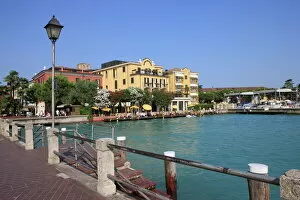 Front Collection: Sirmione, Lake Garda, Italian Lakes, Lombardy, Italy, Europe