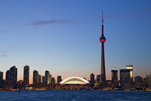 Skyline of downtown Toronto, CN Tower and Rogers Centre, Toronto, Ontario Skyline of downtown Toronto, CN Tower and Rogers Centre, Toronto, Ontario