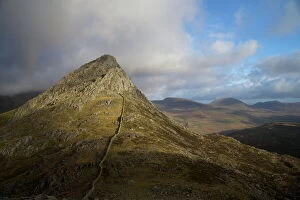 Images Dated 30th November 2013: South ridge of Tryfan from Glyder Fach, Snowdonia National Park, Gwynedd, Wales, United Kingdom