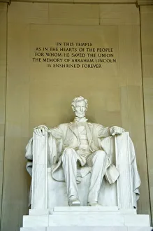 Statue of Abraham Lincoln in the Lincoln Memorial, Washington D Statue of Abraham Lincoln in the Lincoln Memorial, Washington D
