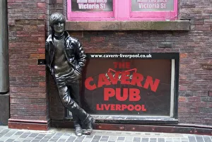 Statue of John Lennon close to the original Cavern Club, Matthew Street Statue of John Lennon close to the original Cavern Club, Matthew Street