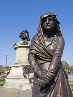 Statue of Lady Macbeth with William Shakespeare behind, Stratford upon Avon Statue of Lady Macbeth with William Shakespeare behind, Stratford upon Avon
